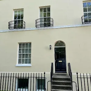  Apartment Beautiful Georgian Duplex